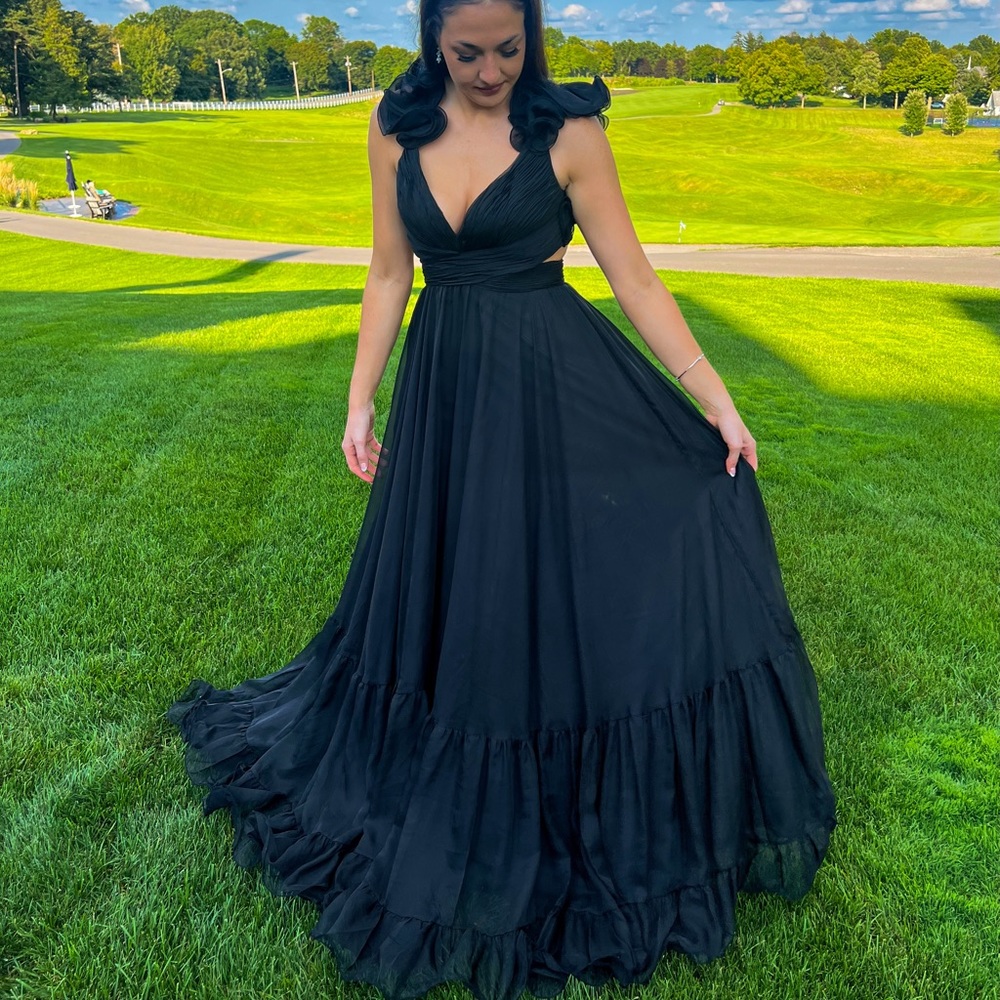 Mac Duggal RUFFLE TIERED CUT-OUT EMPIRE WAIST CHIFFON GOWN size 8 worn once